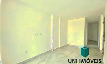 Imagem 3: Oportunidade! Apartamento de dois quartos sendo uma suíte, varanda de frente para rua - Pr