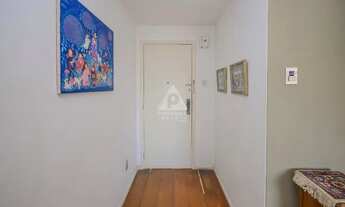 Imagem 2: Excelente Apartamento no Leblon, 3 quartos, 1 suíte, dependência completa e 1 vaga na escr