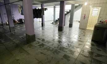 Imagem 5: Sobrado com 3 quartos 1 suíte e porão. Vaga para 6 carros