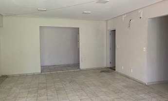 Imagem 5: Casa aluguel no Adrianópolis com terreno de 3.800m² - 450m² constrídos, para grandes empre