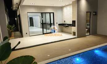 Imagem 4: Casa com 3 Suítes e Piscina na 108 Norte Conforto e Localização Privilegiada!