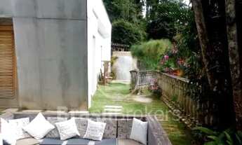 Imagem 6: Casa com vista para as montanhas no Bairro Alto