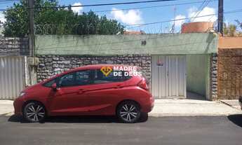 Imagem 2: RESIDÊNCIA COMPLETA E BEM LOCALIZADA - CONFORTO, FUNCIONALIDADE E EXCELENTE POTENCIAL!