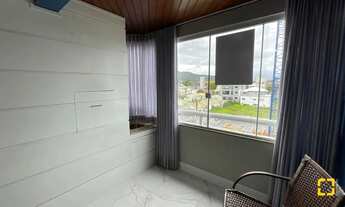 Imagem 6: Cobertura no centrinho dos Ingleses, próximo ao comércio, restaurantes e a 200m da praia