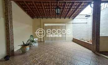 Imagem 2: Casa para aluguel, 3 quartos, 1 suíte, 2 vagas, Conjunto Cássio Rezende - UBERABA/MG