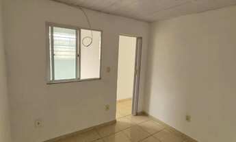 Imagem 3: Aluga-se casarão no Valqueire com varanda