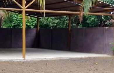 Imagem: Aluga-se Área Coberta em Terreno Amplo