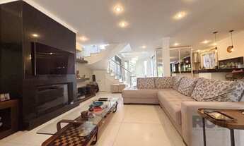 Imagem 3: Casa em condomínio com pátio, piscina, 3 suítes e 2 vagas