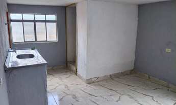 Imagem 5: Cômodo na avenida. Portão sem vizinhos