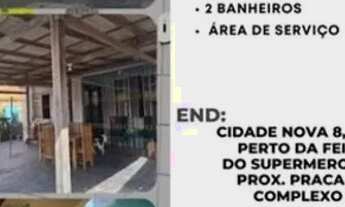 Imagem: Casa na rua de frente a feira