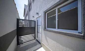 Imagem 2: Sobrado em Condomínio no Caiçara, Último com Quintal Privativo, Repasse de Financiamento