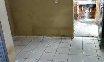 Imagem 3: Aluga-se kitnet Quarto com aluguel por R$300 /mês