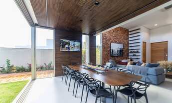 Imagem 2: Casa para venda com 250 metros quadrados com 4 quartos