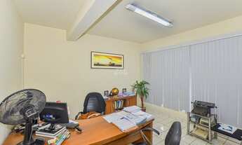 Imagem 5: Centro comercial para venda possui 88 metros quadrados em Centro - Curitiba - PR