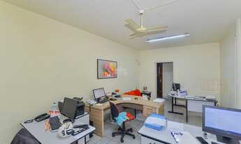 Imagem 4: Centro comercial para venda possui 88 metros quadrados em Centro - Curitiba - PR