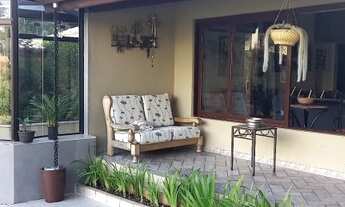 Imagem 3: Casa térrea espetacular abraçada pela Natureza!