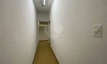 Imagem 7: Excelente e amplo sobrado comercial, medindo 7,80 frente com 28 metros de fundo, possui 10