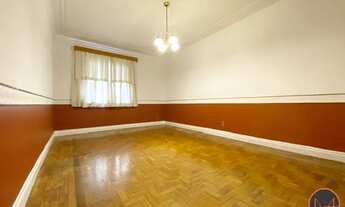 Imagem 4: Apartamento de 117 m² com 2 dormitórios em prédio com ares francês