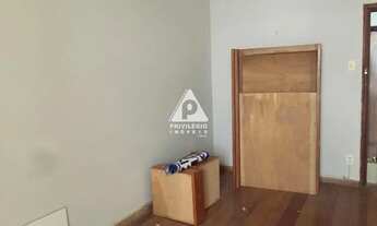 Imagem 4: Na Glória: excelente apartamento de 2 quartos, com dependências, próximo ao Metrô