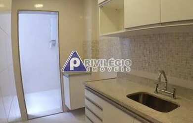 Imagem 10: Leblon! Sala 3 quartos repleto de armários, junto ao Metrô Antero de Quental