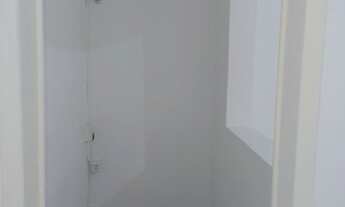 Imagem 6: IMOBILIÁRIA SCHOTKIS ALUGA LOJA COM APROXIMADAMENTE 60M², COM OPÇÃO DE SER RESIDENCIAL TAM