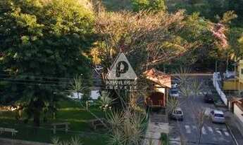 Imagem 5: Casarão com 6 quartos e vaga para até 5 carros!