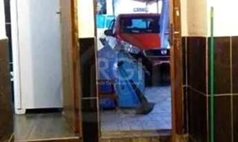 Imagem 2: Casa para Venda - 660.15m², 2 dormitórios, 2 vagas - Hípica