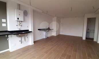 Imagem 7: Andar Alto - Varanda Fechada - Marcenaria em instalação - Piso - Aquecedor - Ducha Instala