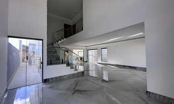 Imagem 2: Casa ampla no Condomínio Vale dos Cristais em Macaé- RJ pronta para morar