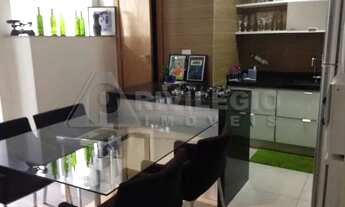 Imagem 2: Privilégio Imóveis vende: Excelente apartamento no Posto 6, da praia de Copacabana