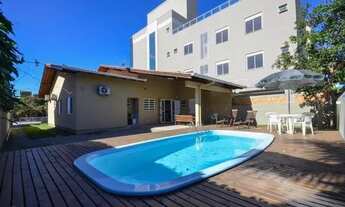 Imagem: Linda e aconchegante casa com piscina para