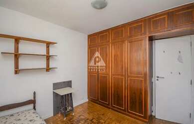 Imagem 10: Excelente salão 2 ambientes, 4 quartos sendo 1 suíte, 2 vagas na escritura