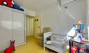 Imagem 2: Apartamento 2 dormitórios + dependência reformado com vaga coberta