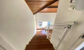 Imagem 5: Casa de condomínio para venda possui 224 metros quadrados com 5 quartos