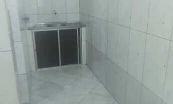 Imagem 2: Alugo casa com 2/4 primeira casa do corredor incluso água