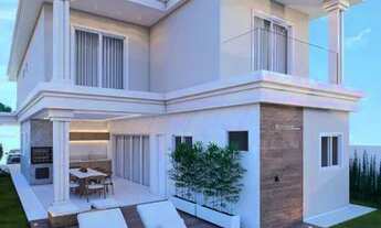 Imagem 2: Neoclássica em condomínio no Eusébio