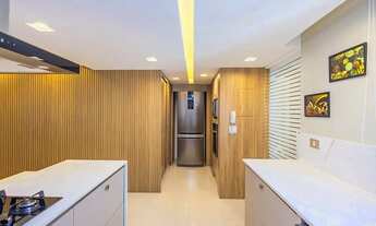 Imagem 6: The Square finamente decorado em andar alto!