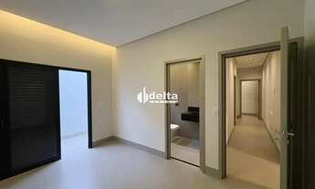 Imagem 3: Casa residencial com 3 suítes disponível para venda no bairro Novo Mundo em Uberlândia - M