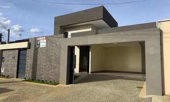 Imagem: Casa de alto padrão com 3 suítes e área