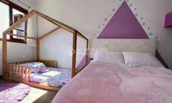 Imagem 6: Casa de condomínio para venda tem 270 metros quadrados com 5 quartos