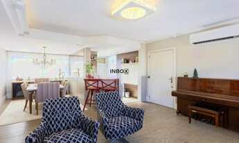 Imagem 4: Apartamento reformado em andar alto, com 2 dormitórios, suíte e vaga