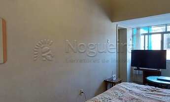 Imagem 4: Casa duplex com excelente localização no bairro dos Aflitos e possui 331,66m² de área cons