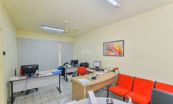 Imagem 3: Centro comercial para venda possui 88 metros quadrados em Centro - Curitiba - PR