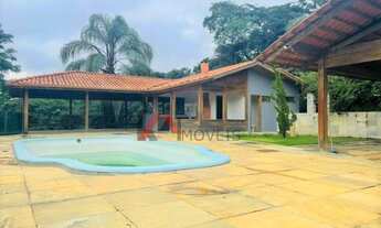 Imagem 3: Casa linear em terreno de 1800 m² com área construída de 385 m²