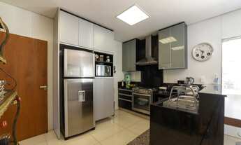 Imagem 5: Casa para venda possui 250 metros quadrados com 3 quartos em Residencial Sul - Nova Lima