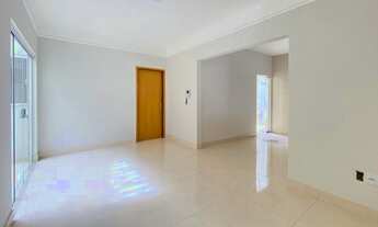 Imagem 3: Casa para Venda em Uberlândia, Jardim Aamerica, 3 dormitórios, 2 suítes, 3 banheiros, 2 va