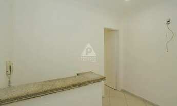 Imagem 3: Ótimo conjugado montado como consultório dentário, no coração do Flamengo