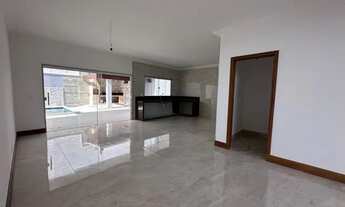 Imagem 3: Casa em condomínio com 04 suítes e piscina