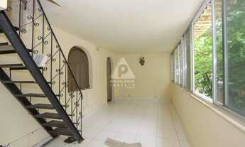 Imagem 2: Em Botafogo! Apartamento de quarto e sala, com direito a um amplo terraço