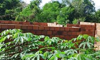 Imagem 3: Terreno com parte construída